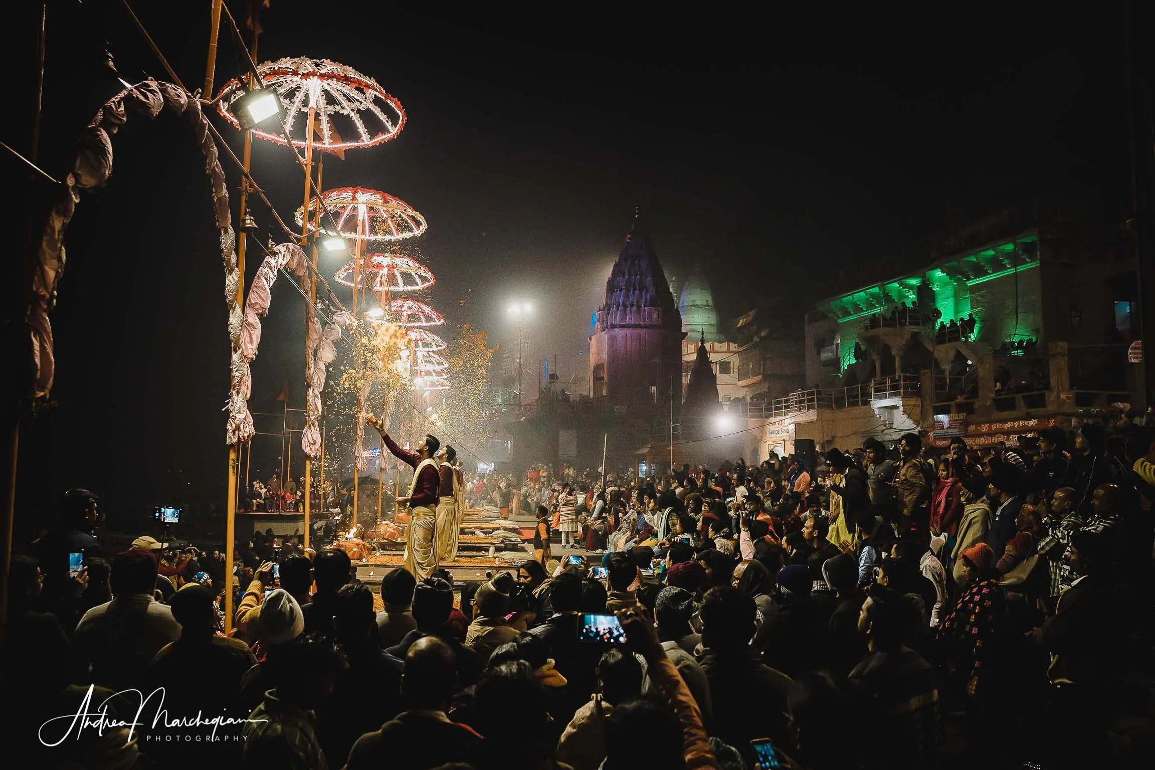 varanasi-india-cerimonia-serale-ganga-aarti-31