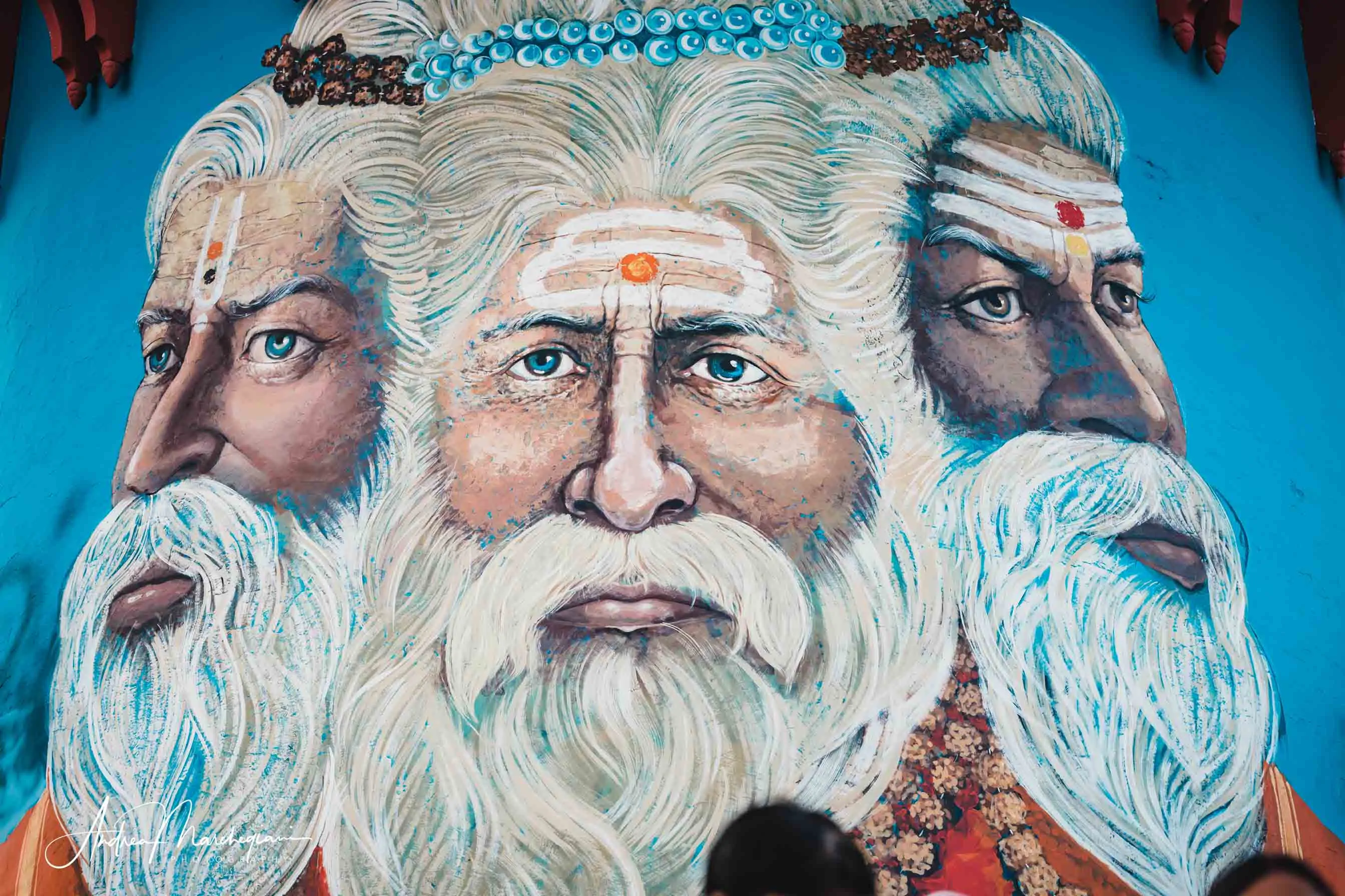 varanasi-india-murales-sadhu